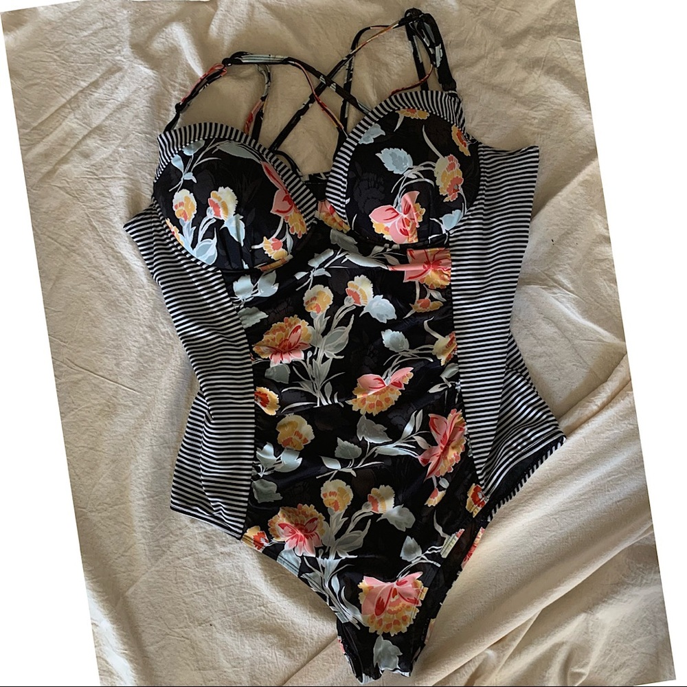 Torrid Floral Striped Inset One Piece Swimsuit 4x
